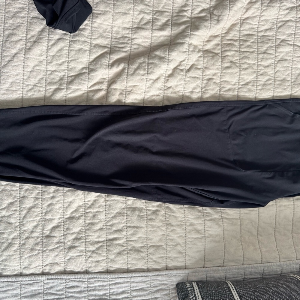 Men LULULEMON Abc Joggers, black, Hole in middle